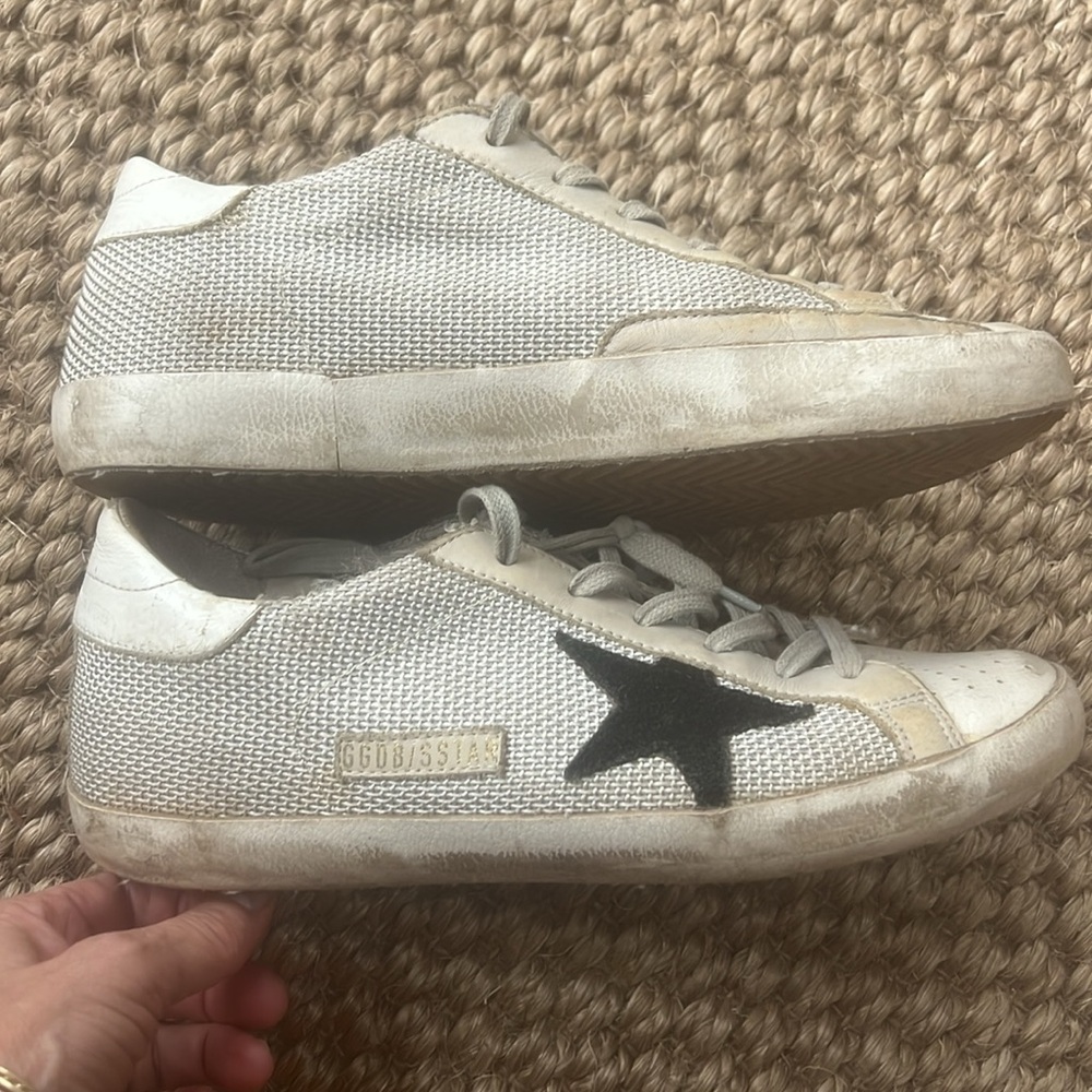 Golden Goose SUPERSTAR
Size 38 - Picture 2 of 5